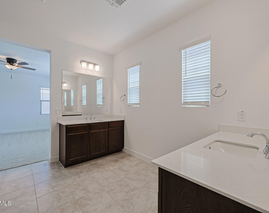 7687 W Bronco Trail - Photo Thumbnail 13