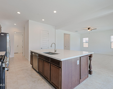 7687 W Bronco Trail - Photo Thumbnail 4