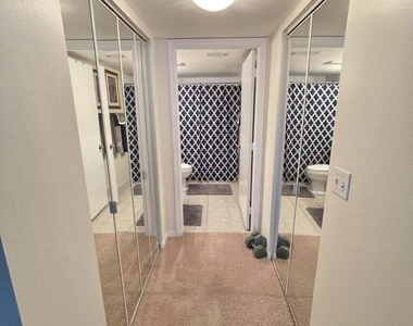 300 Crestwood Court N - Photo Thumbnail 7