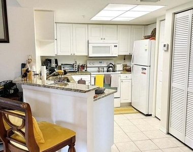 300 Crestwood Court N - Photo Thumbnail 1