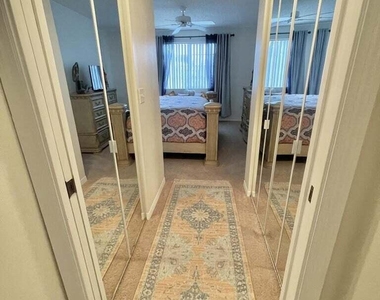 300 Crestwood Court N - Photo Thumbnail 5