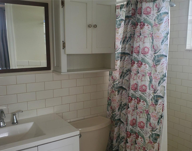 3910 Crystal Lake Drive - Photo Thumbnail 25
