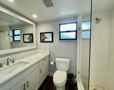 11863 Wimbledon Circle - Photo Thumbnail 6