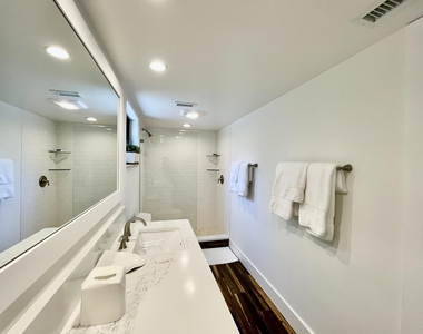 11863 Wimbledon Circle - Photo Thumbnail 9