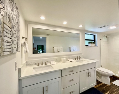 11863 Wimbledon Circle - Photo Thumbnail 10