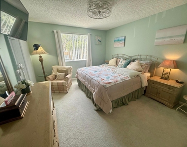 284 Village Boulevard - Photo Thumbnail 26