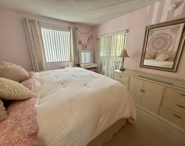 284 Village Boulevard - Photo Thumbnail 23