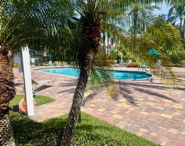 284 Village Boulevard - Photo Thumbnail 10