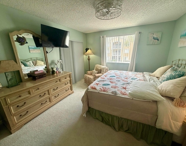 284 Village Boulevard - Photo Thumbnail 25