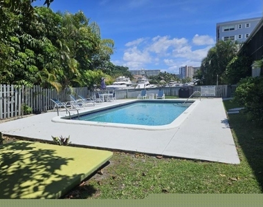 2801 Ne 33rd Court - Photo Thumbnail 11
