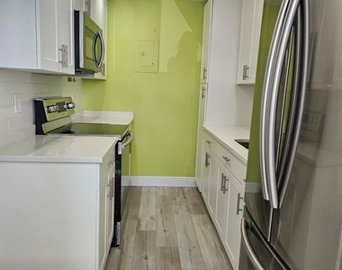 2801 Ne 33rd Court - Photo Thumbnail 5