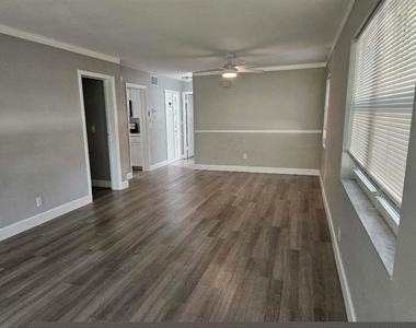 2801 Ne 33rd Court - Photo Thumbnail 6
