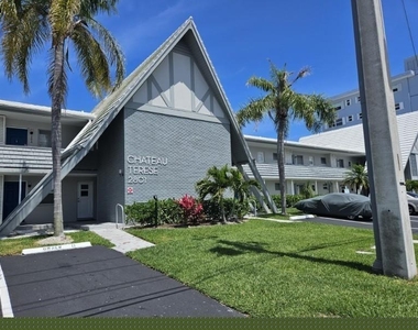 2801 Ne 33rd Court - Photo Thumbnail 1