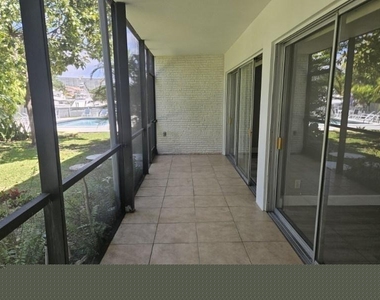 2801 Ne 33rd Court - Photo Thumbnail 8