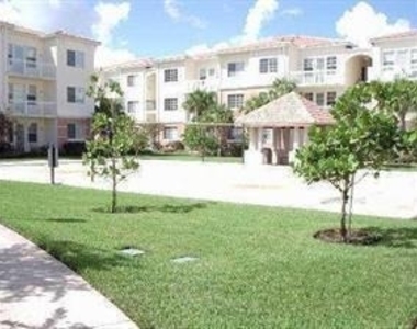 9825 Baywinds Boulevard - Photo Thumbnail 5