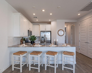 9835 E Wavelength Avenue - Photo Thumbnail 7