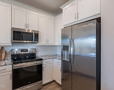 9835 E Wavelength Avenue - Photo Thumbnail 9