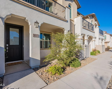 9835 E Wavelength Avenue - Photo Thumbnail 3