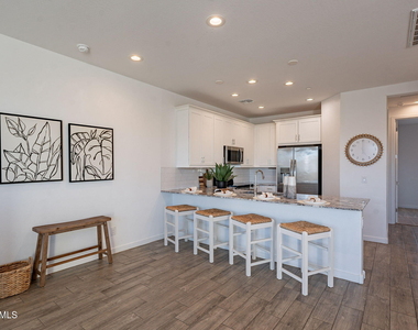 9835 E Wavelength Avenue - Photo Thumbnail 8