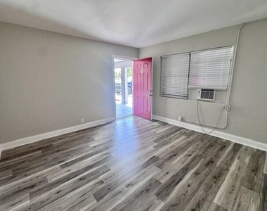 1025 13th Street - Photo Thumbnail 2