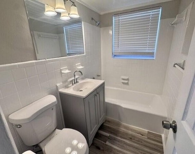 1025 13th Street - Photo Thumbnail 4