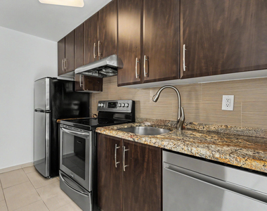 1340 Lincoln Road - Photo Thumbnail 2