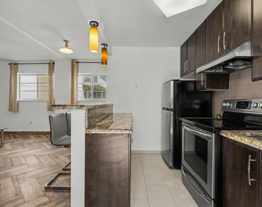 1340 Lincoln Road - Photo Thumbnail 4