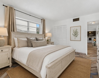 1340 Lincoln Road - Photo Thumbnail 16