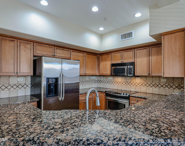 20660 N 40th Street - Photo Thumbnail 5
