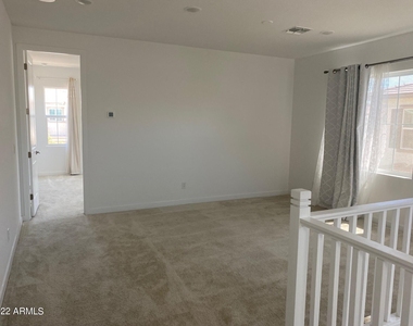823 W Gail Drive - Photo Thumbnail 20
