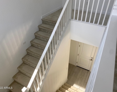 823 W Gail Drive - Photo Thumbnail 19