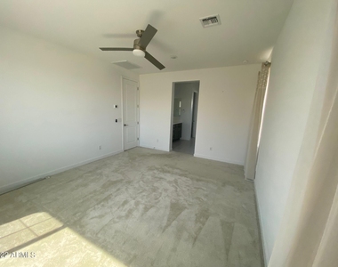 823 W Gail Drive - Photo Thumbnail 12