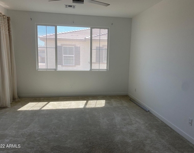 823 W Gail Drive - Photo Thumbnail 25