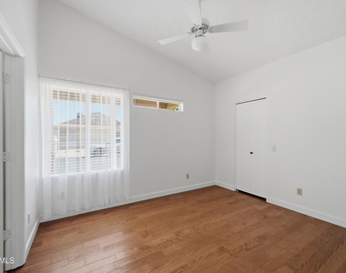 6532 S Sawgrass Drive - Photo Thumbnail 11
