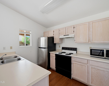 6532 S Sawgrass Drive - Photo Thumbnail 7