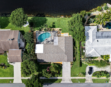 3250 Lakeview Boulevard - Photo Thumbnail 17