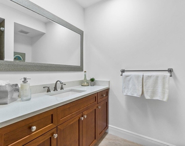 401 Brackenwood Lane S - Photo Thumbnail 7