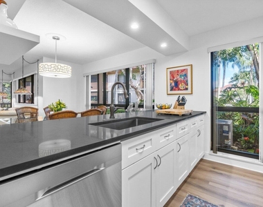 401 Brackenwood Lane S - Photo Thumbnail 3