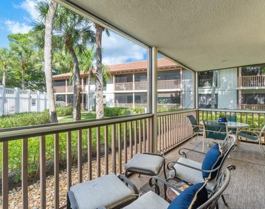 401 Brackenwood Lane S - Photo Thumbnail 12