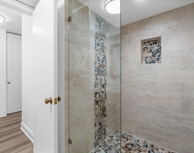 401 Brackenwood Lane S - Photo Thumbnail 10