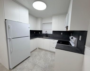 220 Nw 12th Court - Photo Thumbnail 1