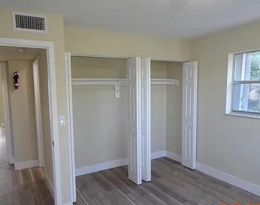 6796 Sw 40th Street - Photo Thumbnail 8