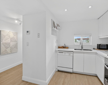 9820 S Hollybrook Lake Drive - Photo Thumbnail 12