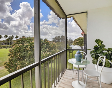 9820 S Hollybrook Lake Drive - Photo Thumbnail 8
