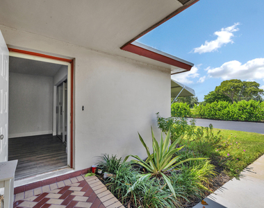 4550 Nw 4th Street - Photo Thumbnail 1