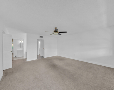 4550 Nw 4th Street - Photo Thumbnail 14