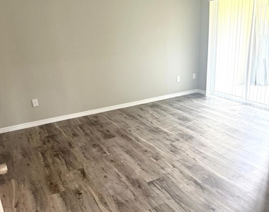 102 Sw Peacock Boulevard - Photo Thumbnail 7