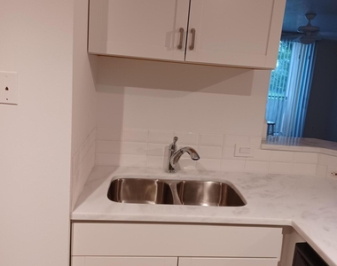 706 E Villa Circle - Photo Thumbnail 6