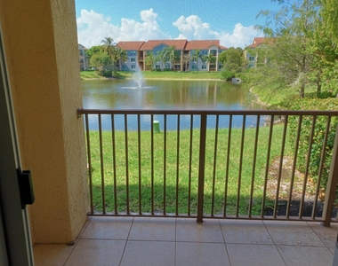 706 E Villa Circle - Photo Thumbnail 10