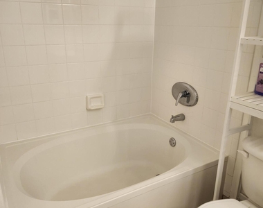 706 E Villa Circle - Photo Thumbnail 16